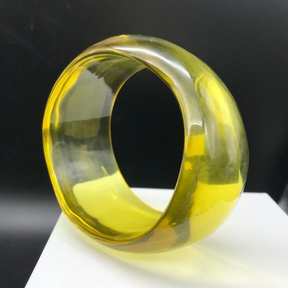 Jewelry - Chunky Yellow Lucite Wavy Bangle Bracelet, Translucent Assymetrical Funky Retro
